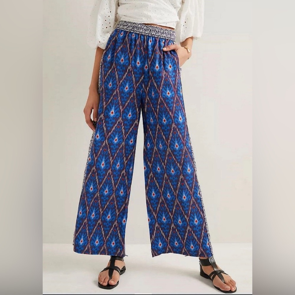 Anthropologie Blue Geometric Wide Leg Pants
Women’s Size: S